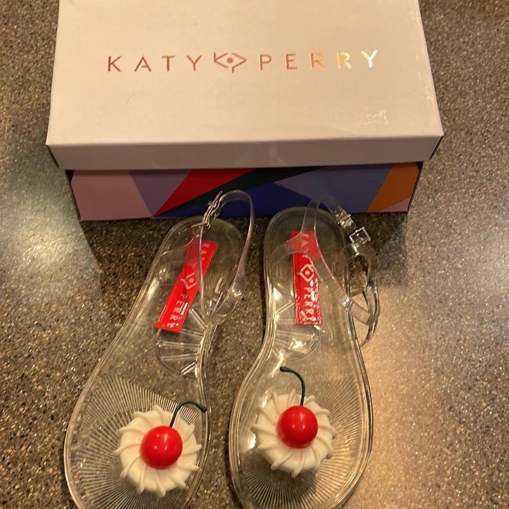 KATY PERRY “THE GELI-PVC” in CHERRY RED SIZE 9/39 WORN ONLY A FEW TIMES WITH BOX - Picture 4 of 6